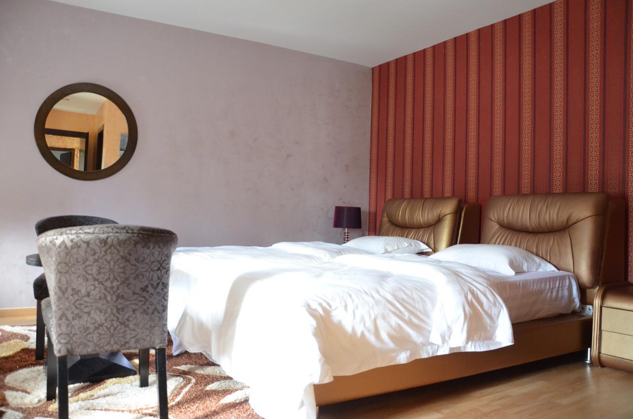 Johnny Hotel Kamenice Esterno foto
