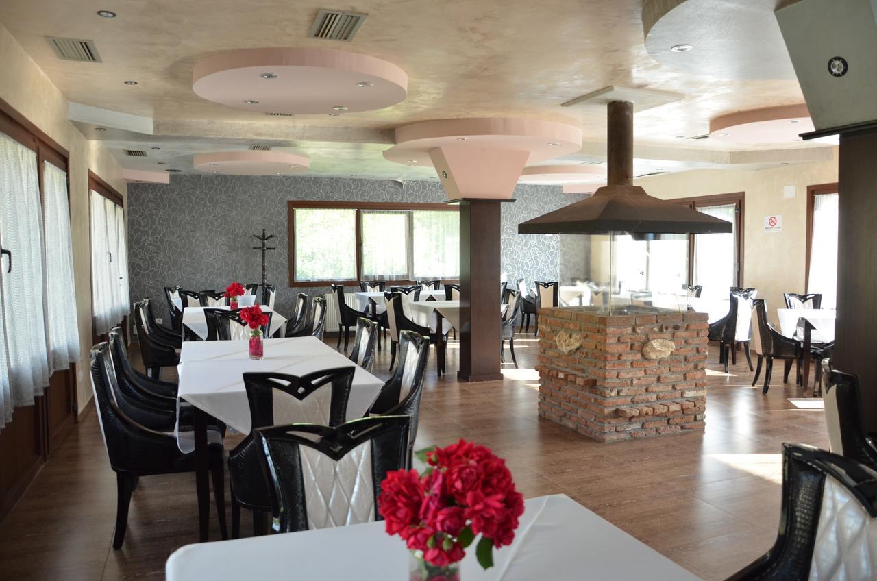 Johnny Hotel Kamenice Esterno foto